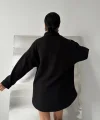 Siyah Yandan Yırtmaçlı Gömlek