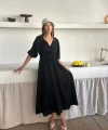 V YAKA DÖKÜMLÜ ELBİSE - Siyah