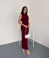 Yandan Buzgulu Kolsuz Yırtmaçlı Uzun Elbise - Bordo