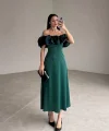 Zümrüt Omuz Büzgülü Saten Elbise