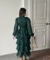 Zümrüt Valonlu Şeritli Kat Kat Elbise