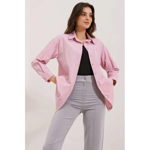 20217 Cep Detaylı Çizgili Oversize Gömlek  Pudra