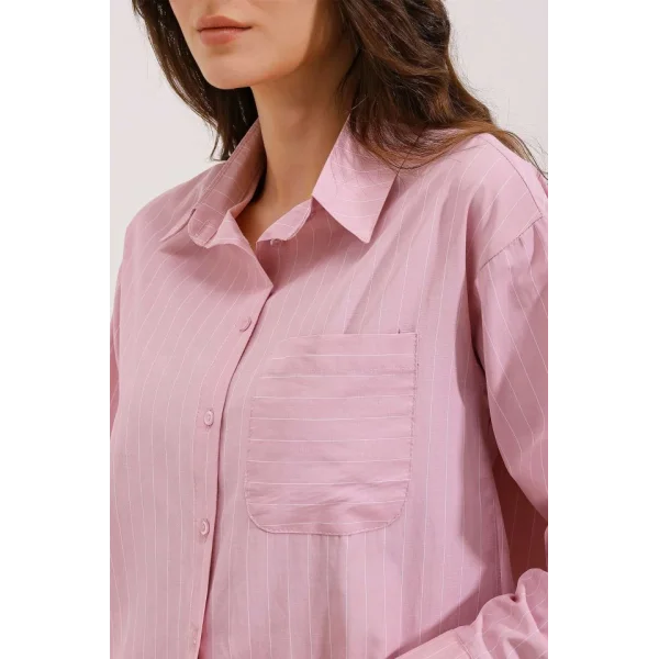 20217 Cep Detaylı Çizgili Oversize Gömlek  Pudra