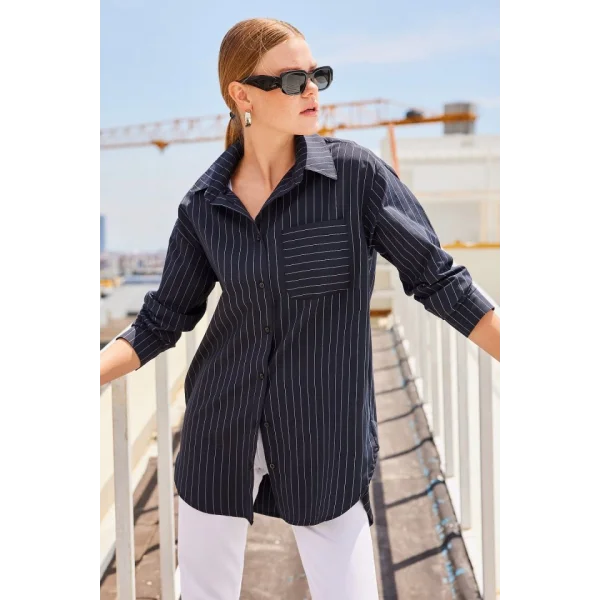 20217 Cep Detaylı Çizgili Oversize Gömlek  Siyah