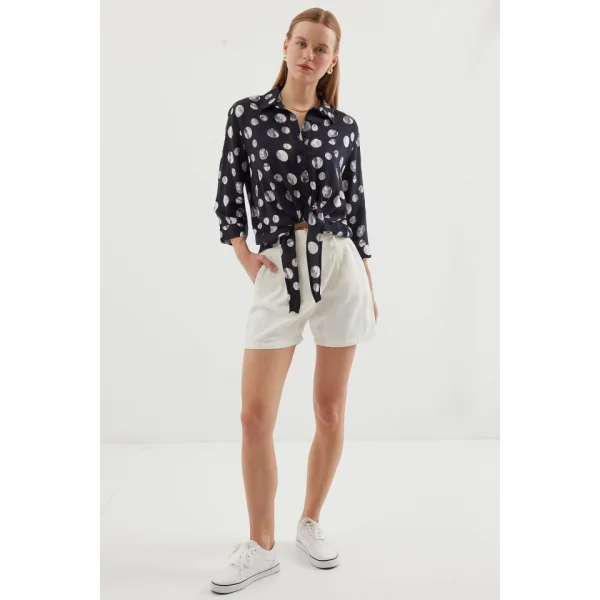 20243 Önü Bağlamalı Desenli Gömlek  Siyah