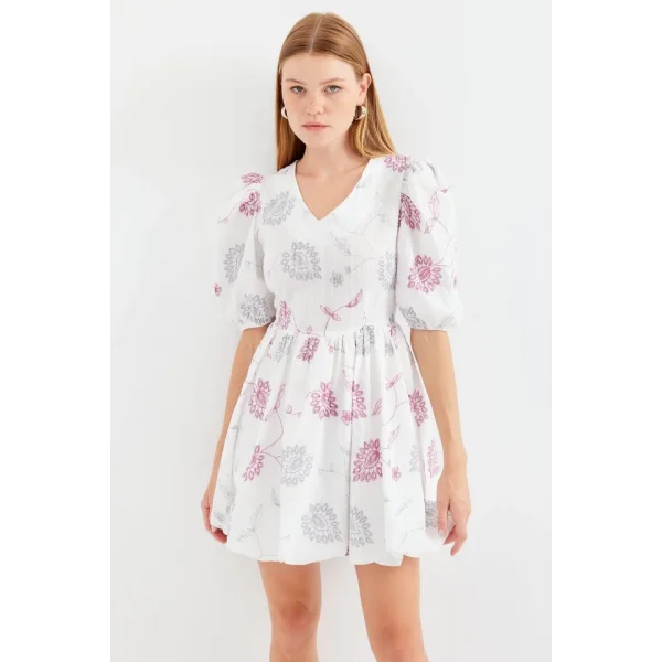 2506 Desenli V Yaka Mini Kloş Elbise  Ekru