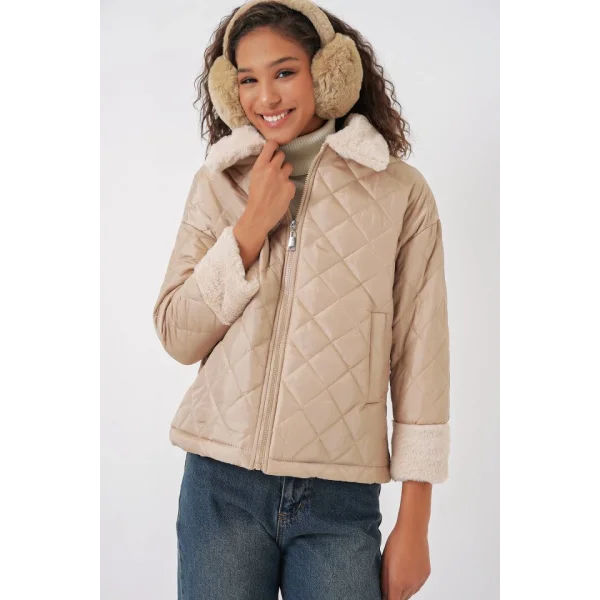 5202 Peluş Detaylı Kapitone Mont  Bej