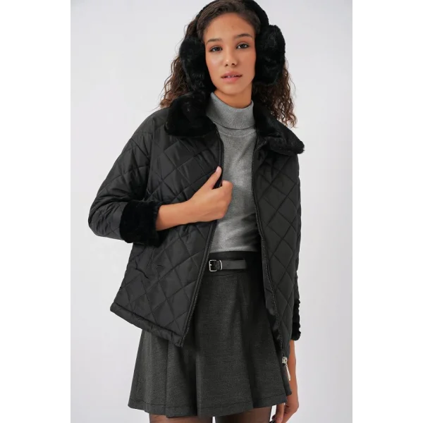 5202 Peluş Detaylı Kapitone Mont  Siyah