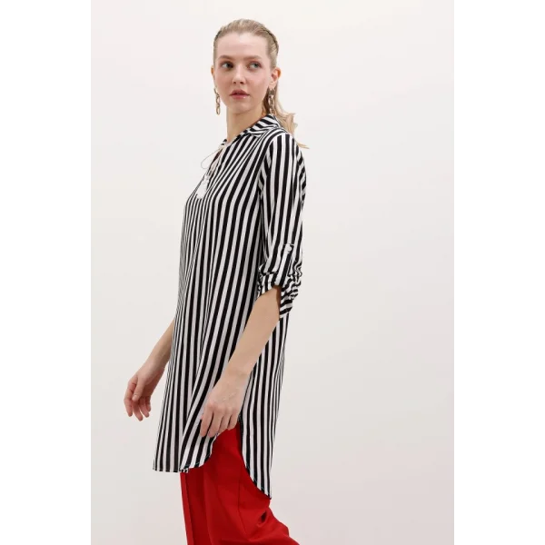 5613 Yaka Bağcıklı Çizgili Tunik - Siyah