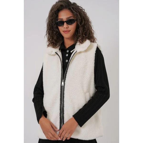 6793 Peluş Yelek  Beyaz