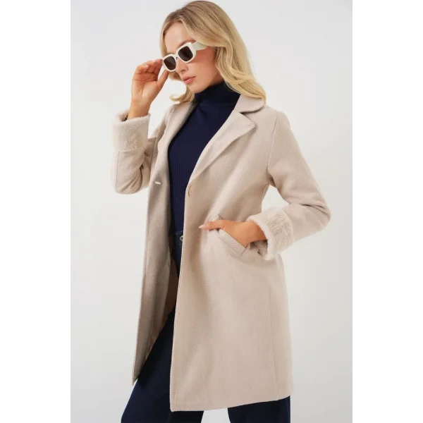 9145 Kolları Tüylü Balık Sırtı Kaşe Kaban - Krem