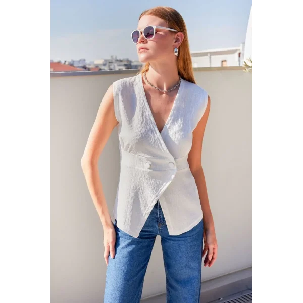 916 Düğme Detaylı Örme Yelek  Beyaz