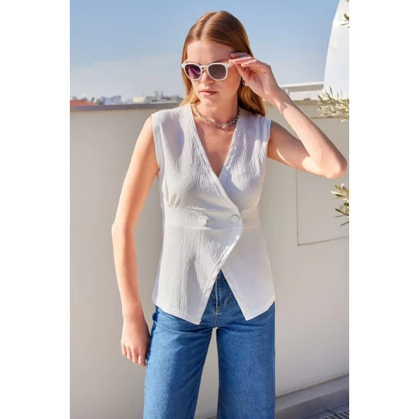 916 Düğme Detaylı Örme Yelek  Beyaz