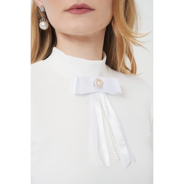 926 Yaka Detaylı Kısa Kol Bluz  Beyaz