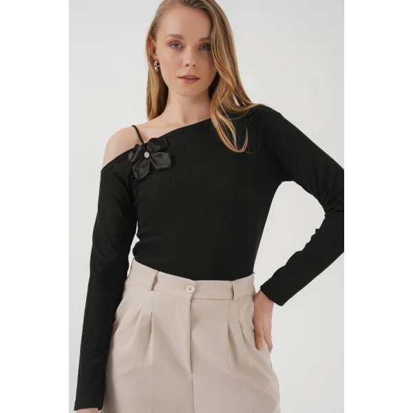 927 Kayık Yaka Uzun Kol Bluz  Siyah
