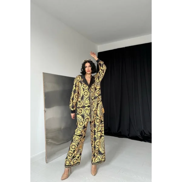 arı Gömlek Ve Baskılı Pantolon Takım