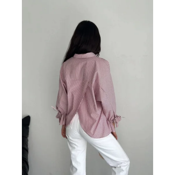 Arkası Asimetrik Yırtmaç Kesim Detaylı Cizgili Bluz Gömlek - Bordo