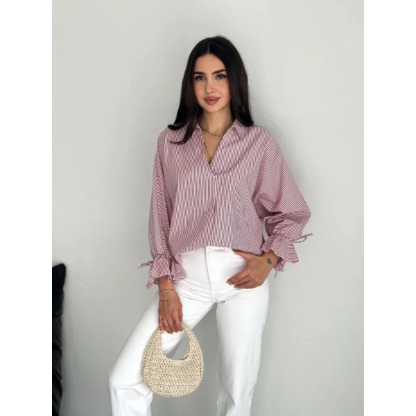 Arkası Asimetrik Yırtmaç Kesim Detaylı Cizgili Bluz Gömlek - Bordo