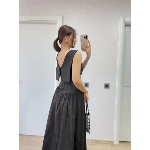 Arkası Kanatlı Uzun Elbise- Siyah
