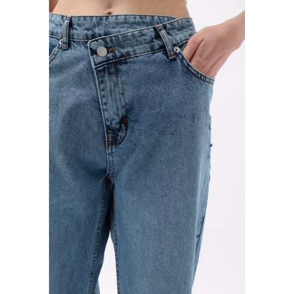 Asimetrik Bel Paça Yırtmaçlı Jean