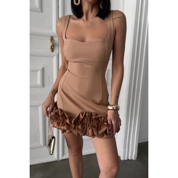 ASKILI KISA DAR ELBİSE ETEKUCU TASARIM KATLI - Kahverengi