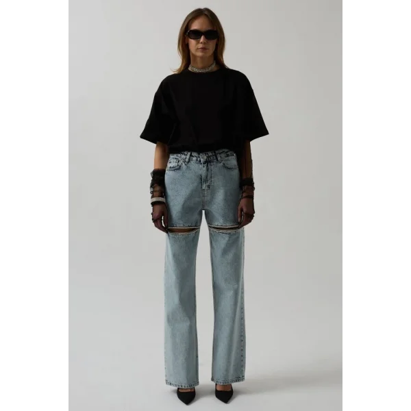 Bacak Dekolteli Taşlı Jean