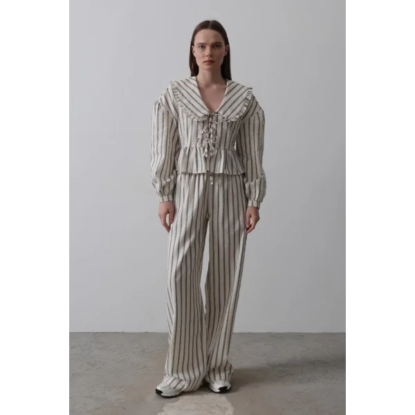 Bebe Yakalı Önü Bağlamalı Takım - Natür