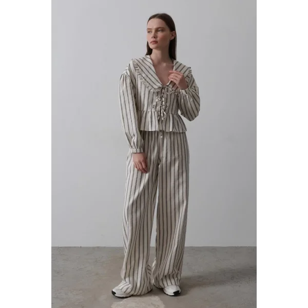 Bebe Yakalı Önü Bağlamalı Takım - Natür