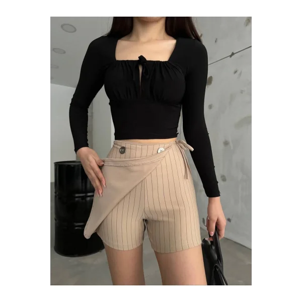 Bej Düğme Detaylı İtalyan Çizgili Şort Etek