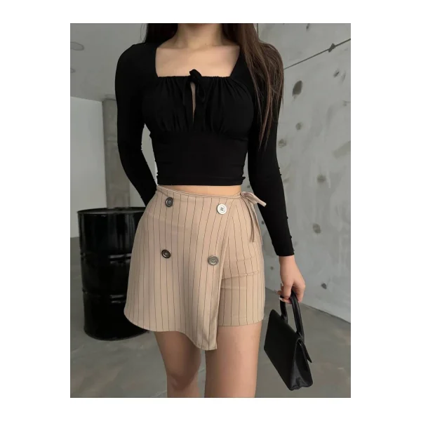 Bej Düğme Detaylı İtalyan Çizgili Şort Etek