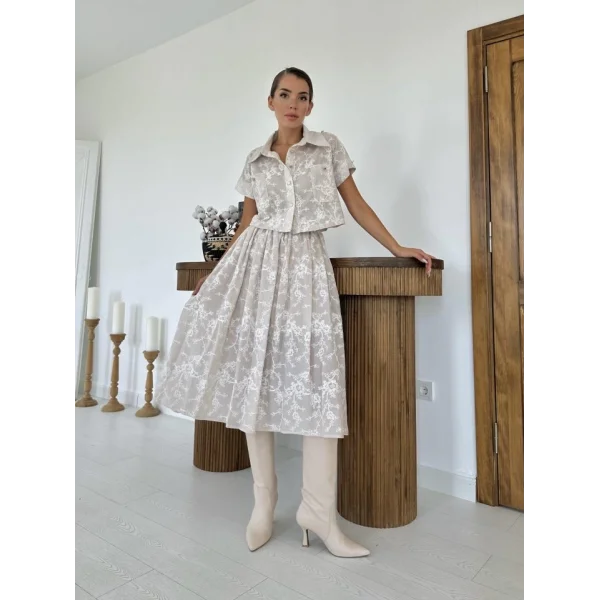 Bej Gömlek Ve Etek Takım