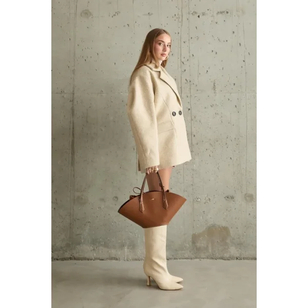 Bej İki Düğmeli Manto