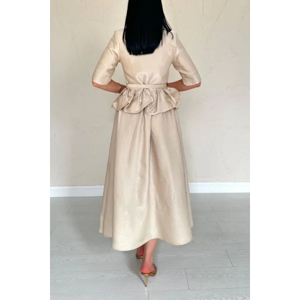 Bej İnce Kemerli Fırfırlı Ceket Ve Büzgülü Etek Takım