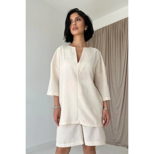 Bej Şort Ve Üst Takım