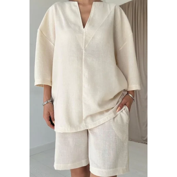 Bej Şort Ve Üst Takım