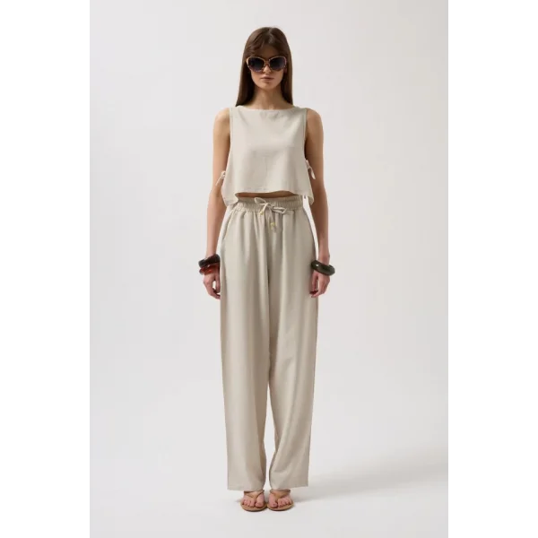 Beli Bağcıklı Düz Kesim Pantolon