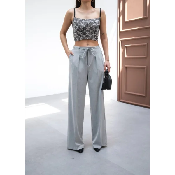 Beli̇ Lasti̇k Ve Bağcikli Geni̇ş Paça Pantolon