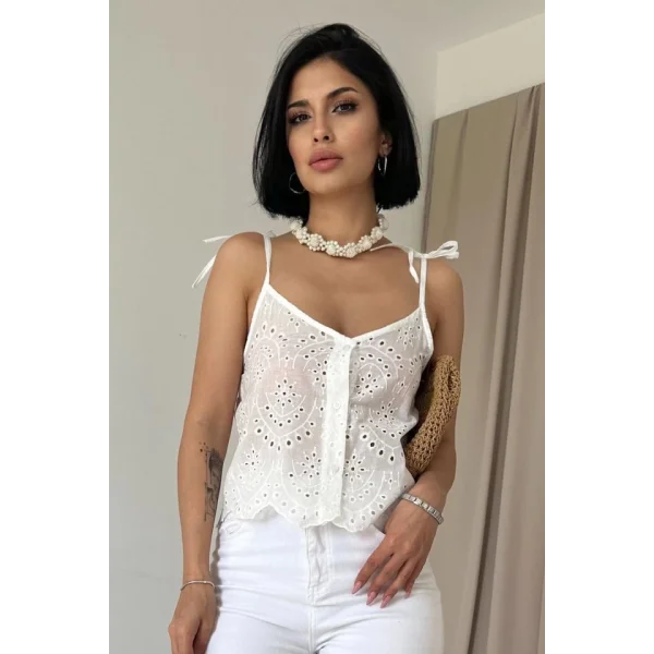 Beyaz Bağcıklı Brode Bluz