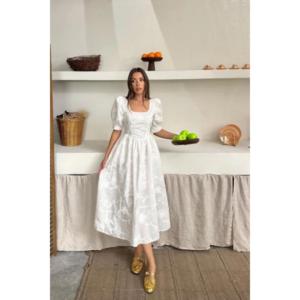 Beyaz Balon Kollu Brode Elbise