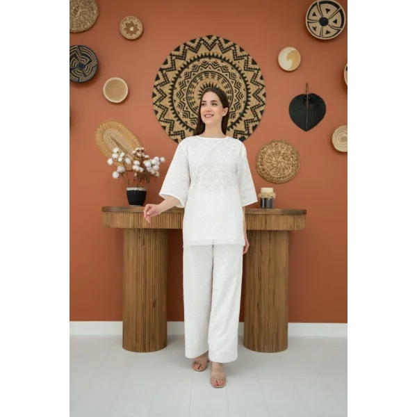 Beyaz Çiçek Desenli Brode Takım