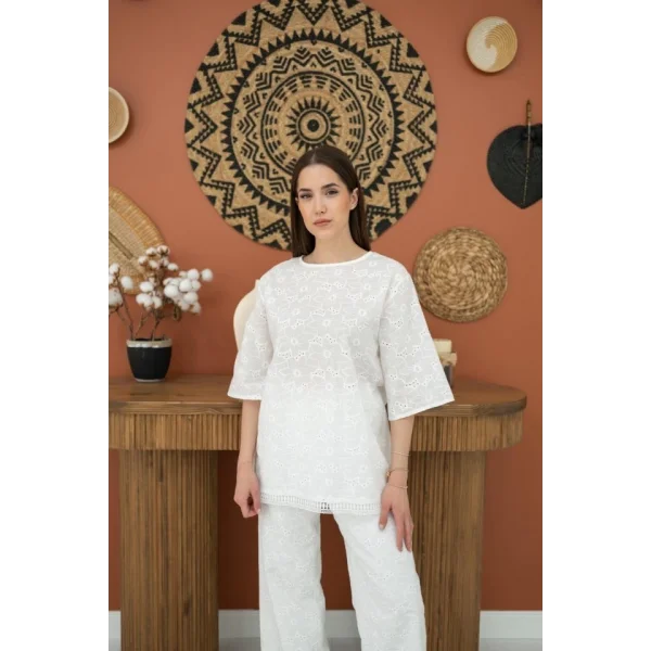 Beyaz Çiçek Desenli Brode Takım