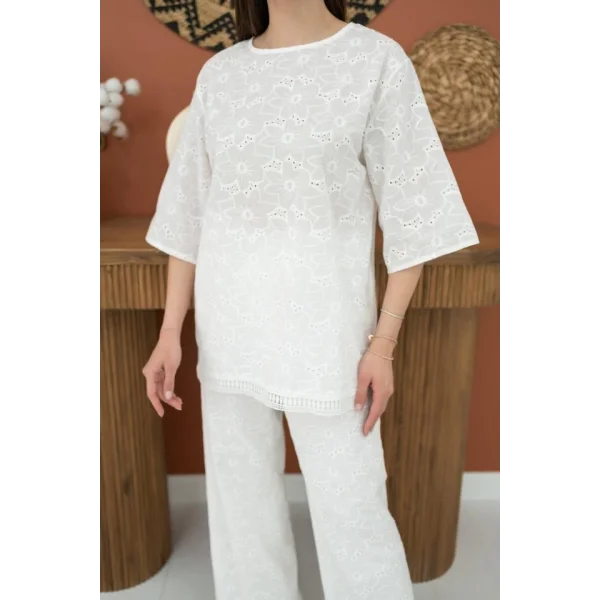 Beyaz Çiçek Desenli Brode Takım