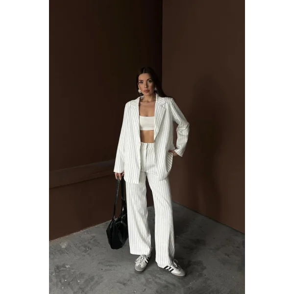 Beyaz Çizgili Ceket Ve Pantolon Takım