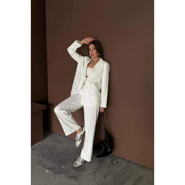 Beyaz Çizgili Ceket Ve Pantolon Takım