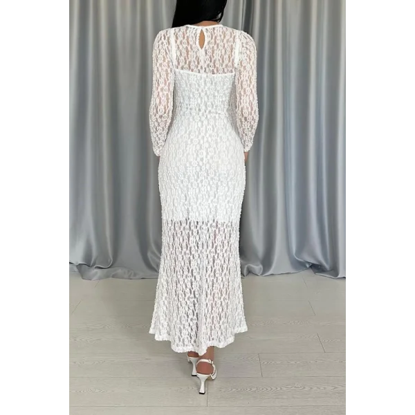 Beyaz Dantelli Uzun Kollu Elbise