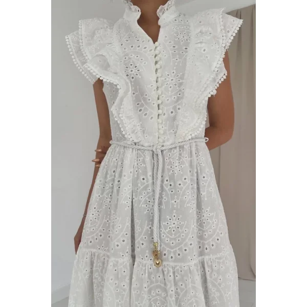 Beyaz Fırfırlı Düğmeli Elbise