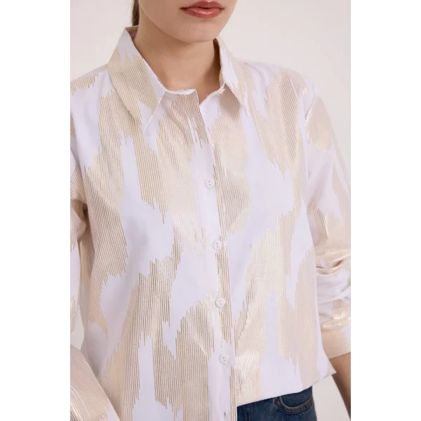 Beyaz Gold Varak Desenli Gömlek 20253