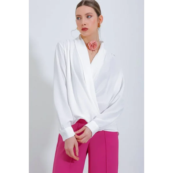 Beyaz Kruvaze Yaka Dökümlü Saten Bluz 0492