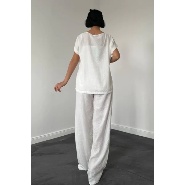 Beyaz Thirt Ve Pantolon Takım