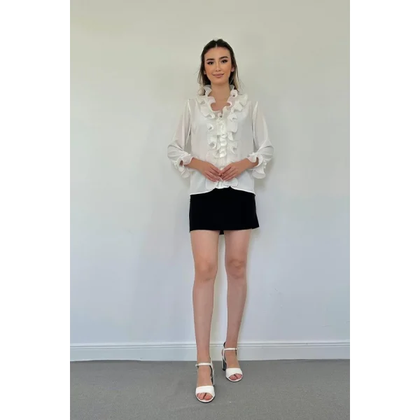 Beyaz Yakası Volanlı Gömlek